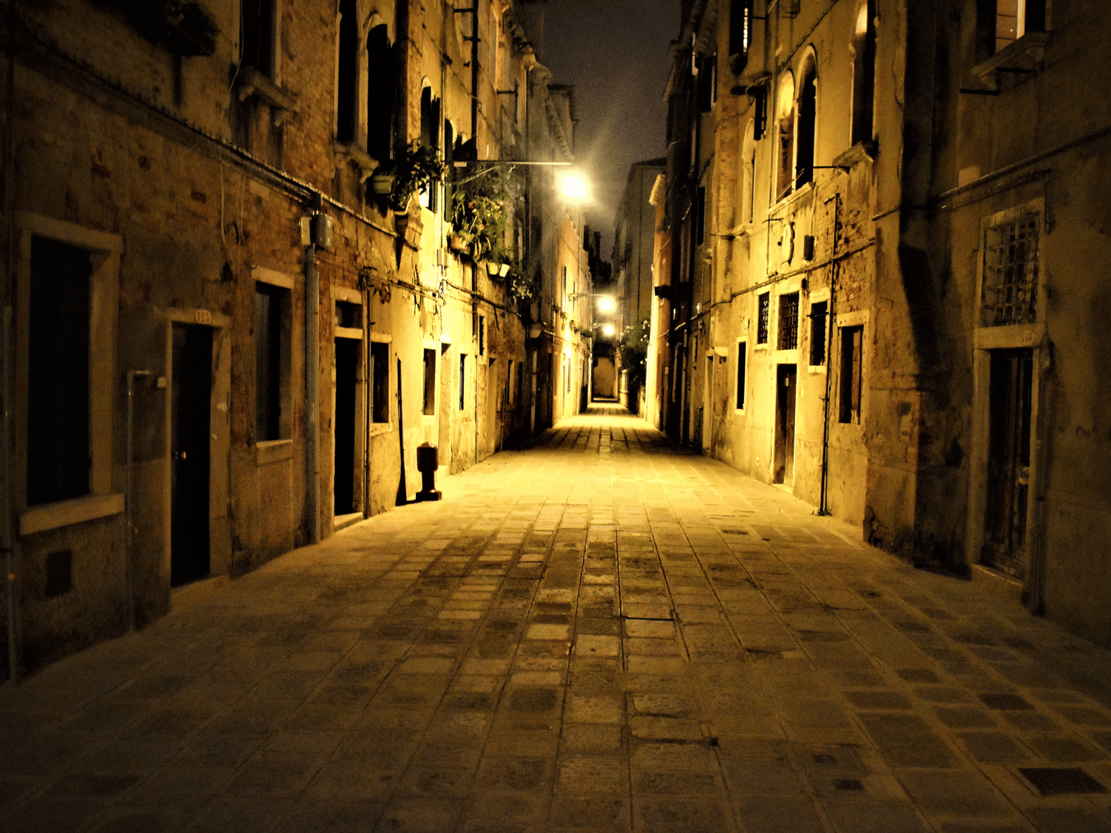 Mysterious Tales of Ghosts and Murders