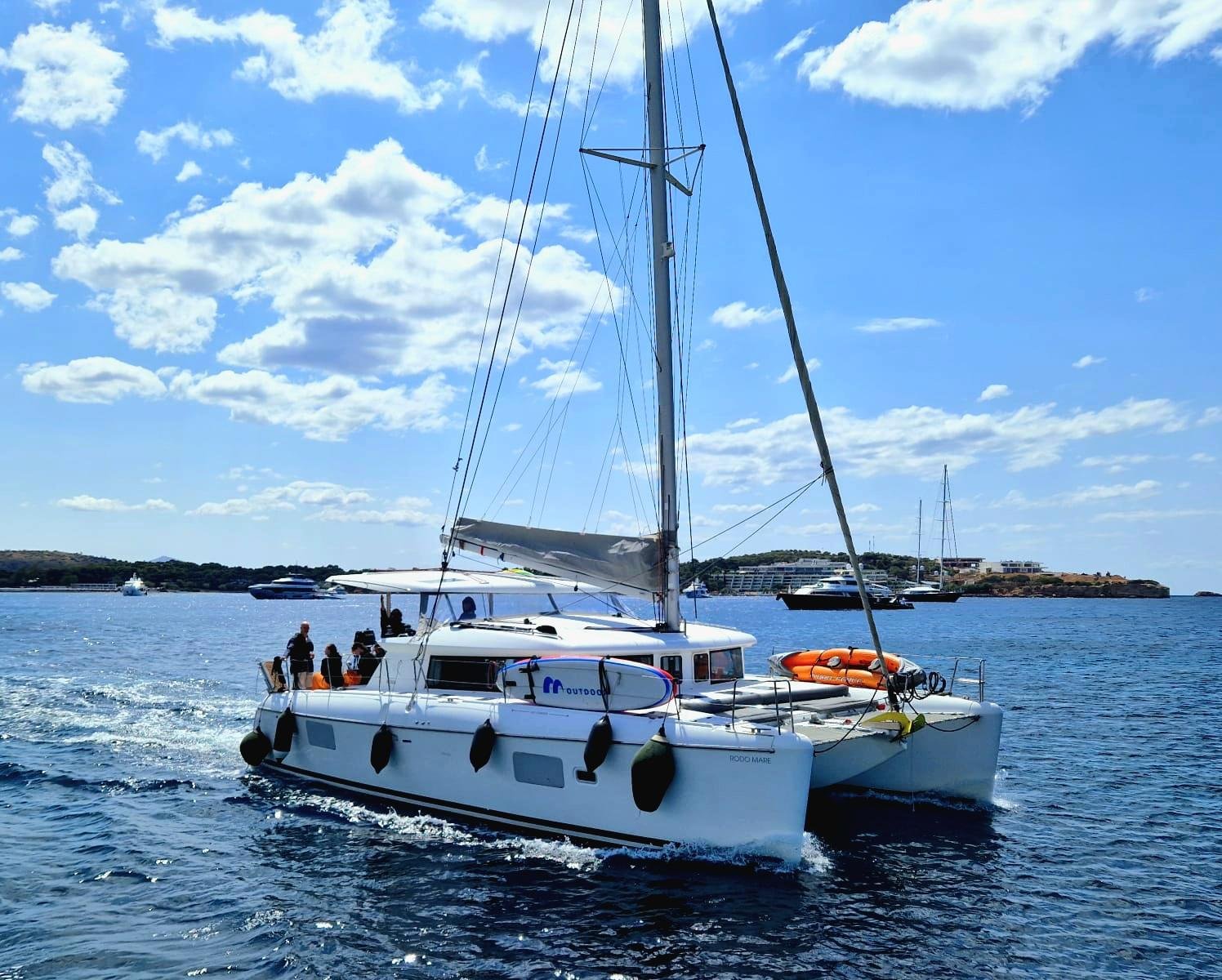 Riviera Catamaran Tour with Fresh Meal Beer and Wine