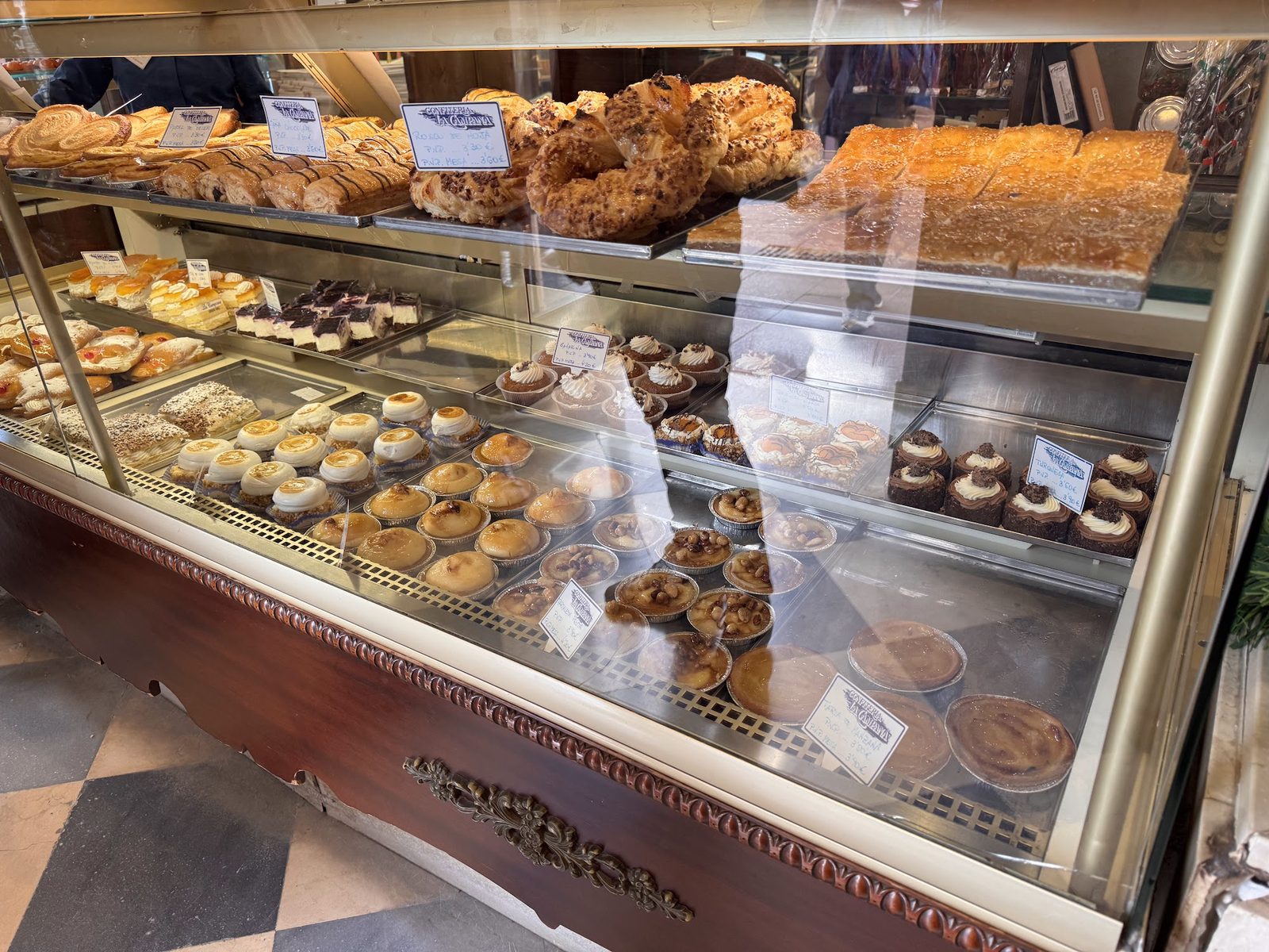 La Campana Confectionery