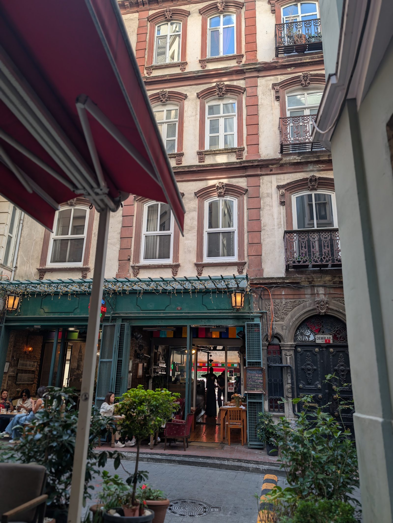 Cafe Privato Restaurant