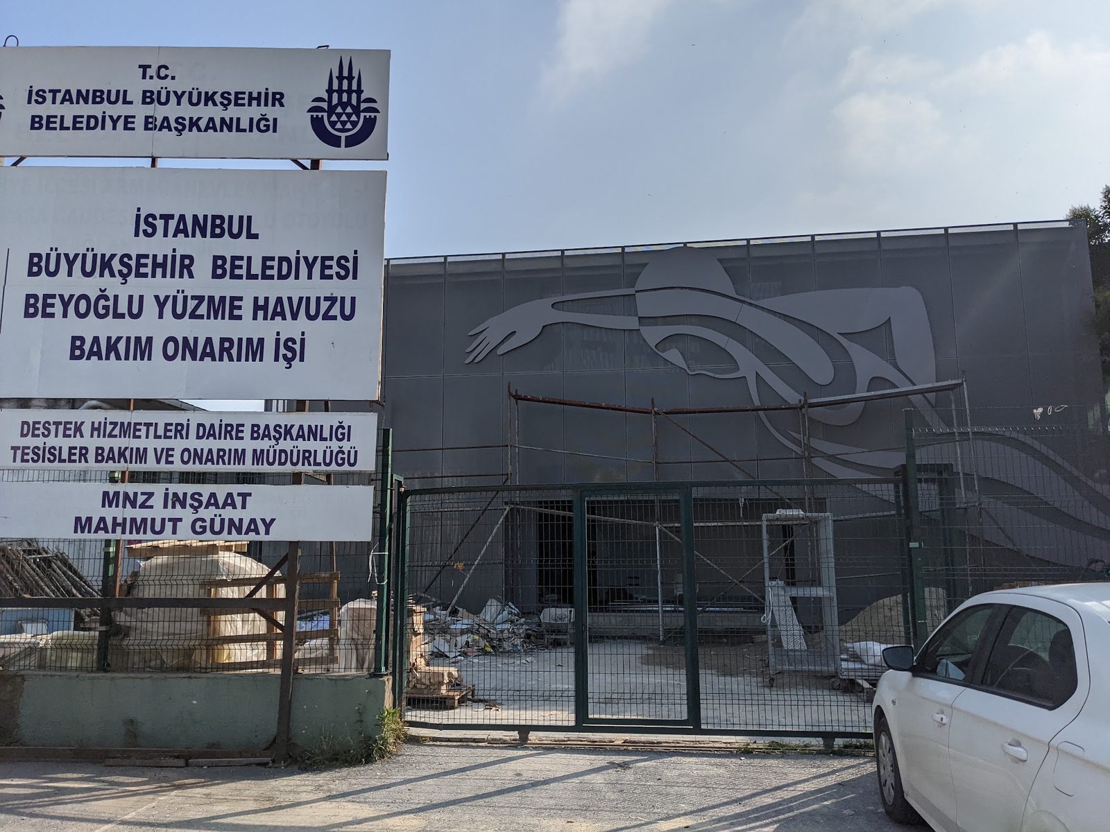 İBB BEYOĞLU YÜZME HAVUZU