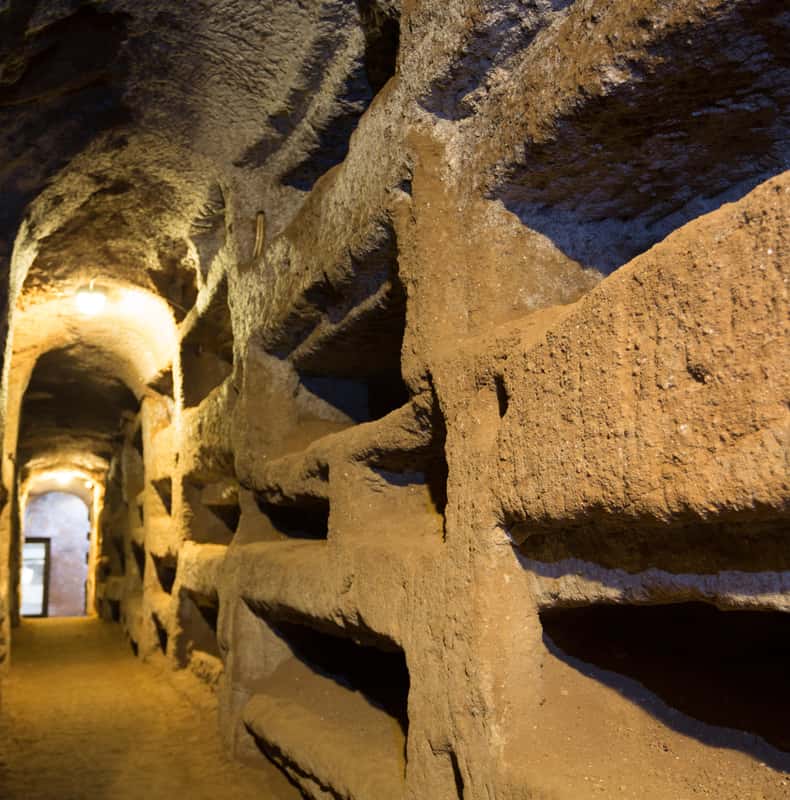 Guided tour of the Catacombes