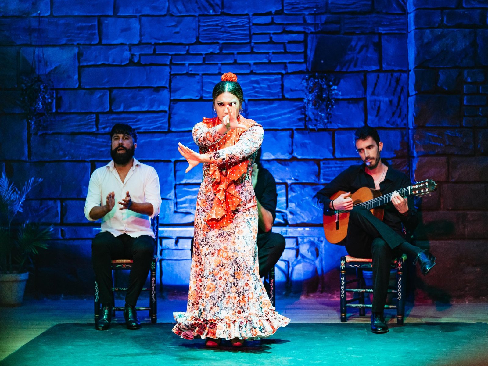 Baraka Sala Flamenca Show with Drink in Triana