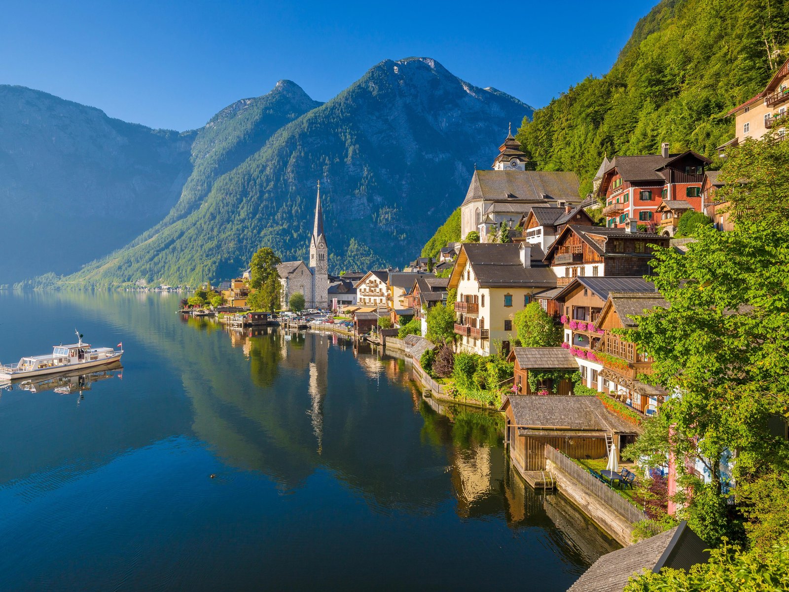 Hallstatt Day Trip with Skywalk Option