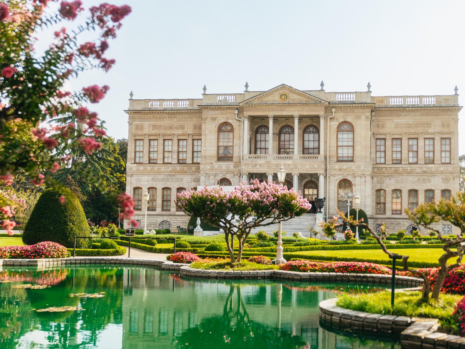 Dolmabahce Palace and Harem Fast-Track & Audio