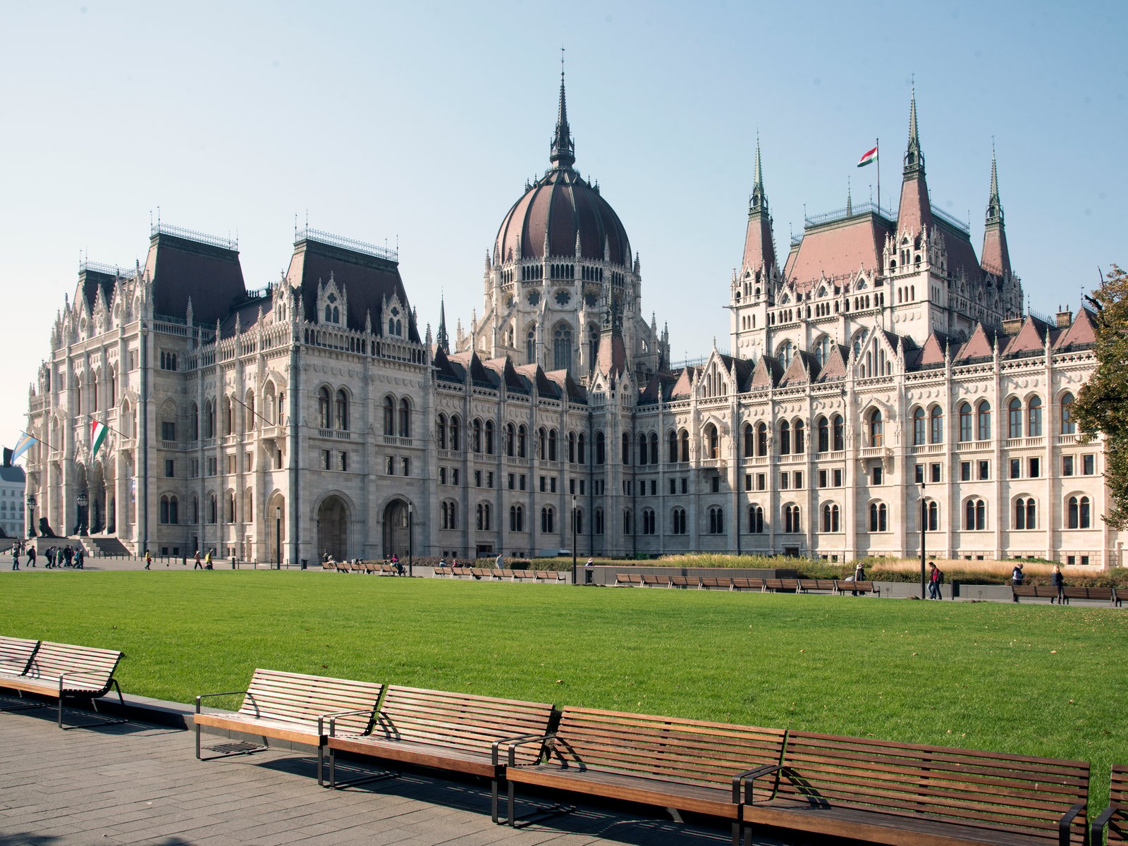 Grand City Tour with Parliament Visit