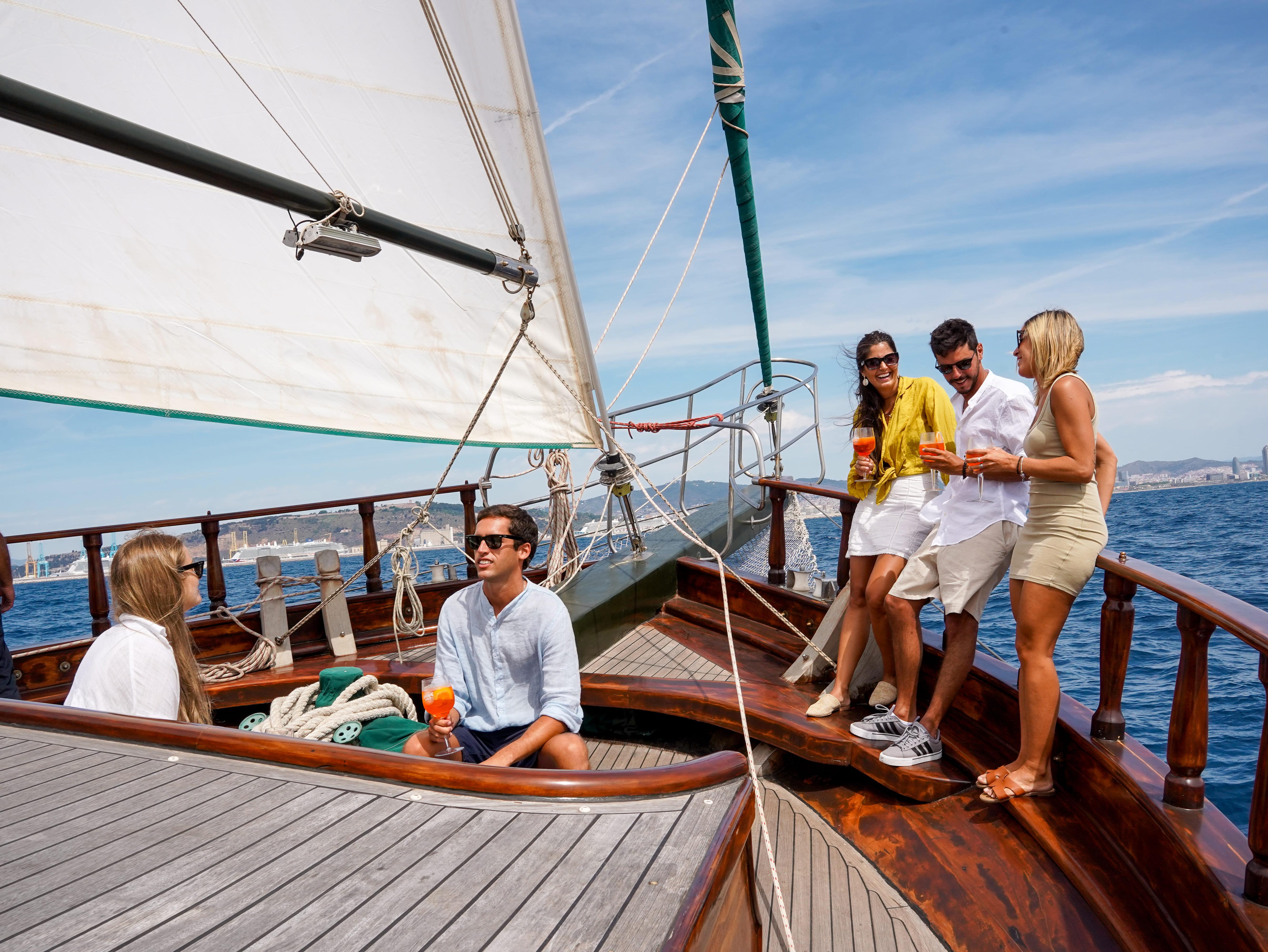 Sailing Cruise with Drinks