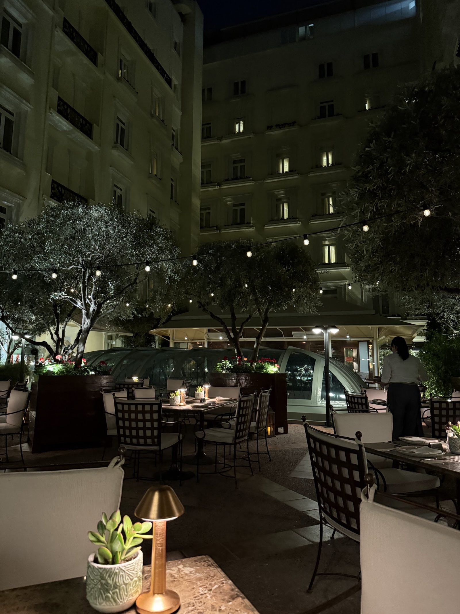 Alexander's Cigar Lounge - Hotel Grande Bretagne