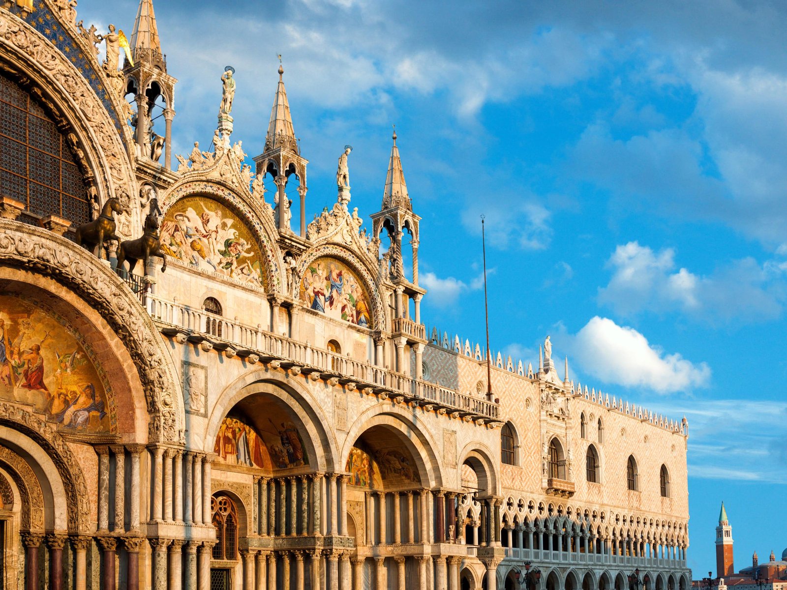 St. Mark's Basilica, Doge's Palace & Bridge of Sighs