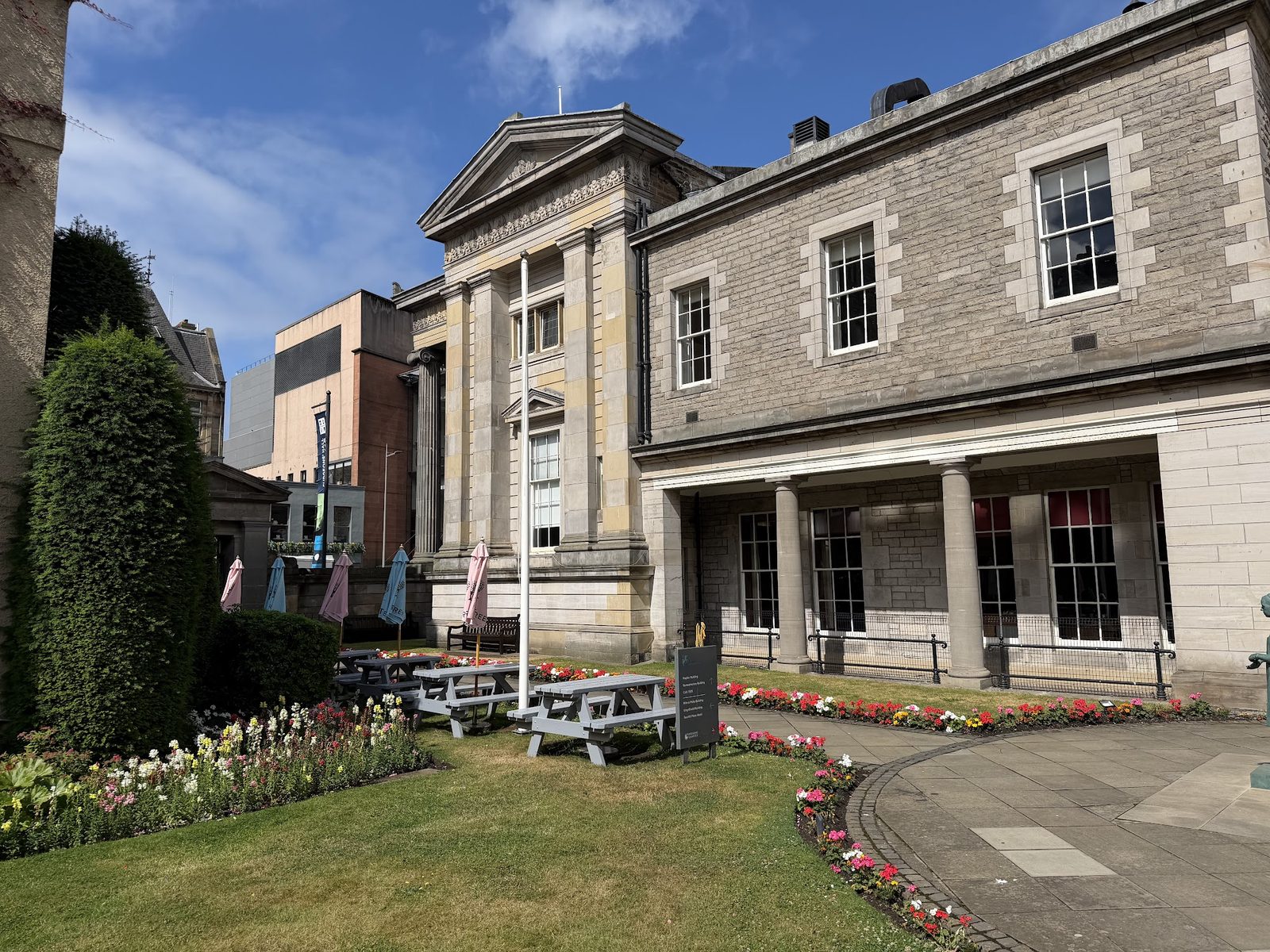 Surgeons' Hall Museum