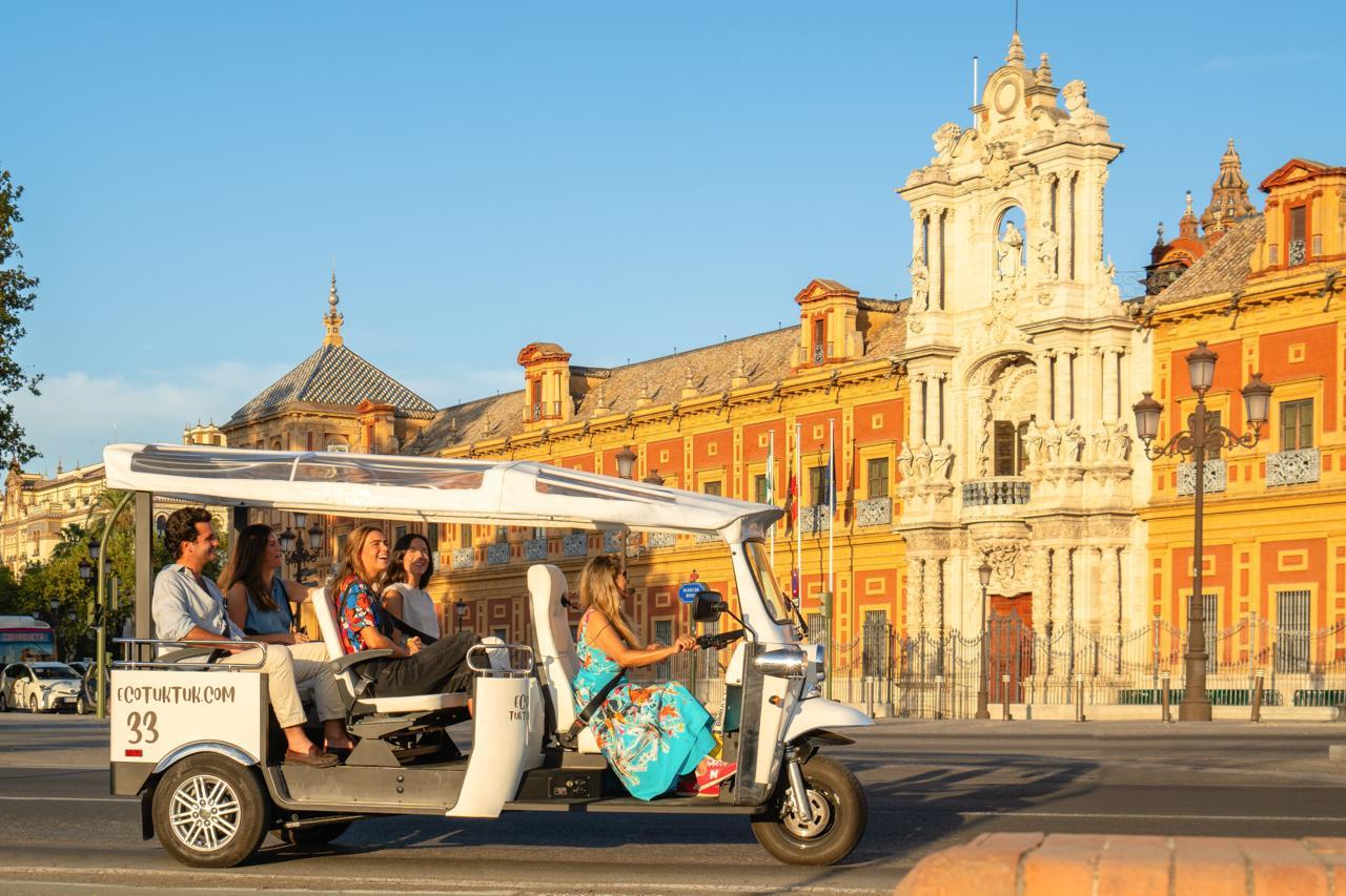 Private City Tour by Eco Tuk Tuk