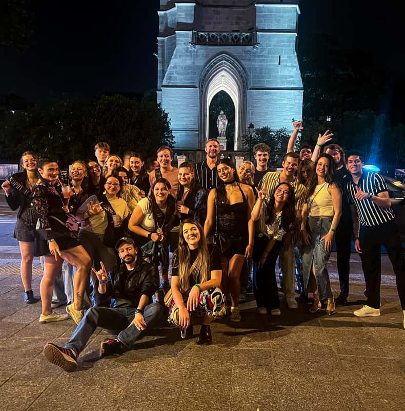 Evening guided tour, drinks and club entry