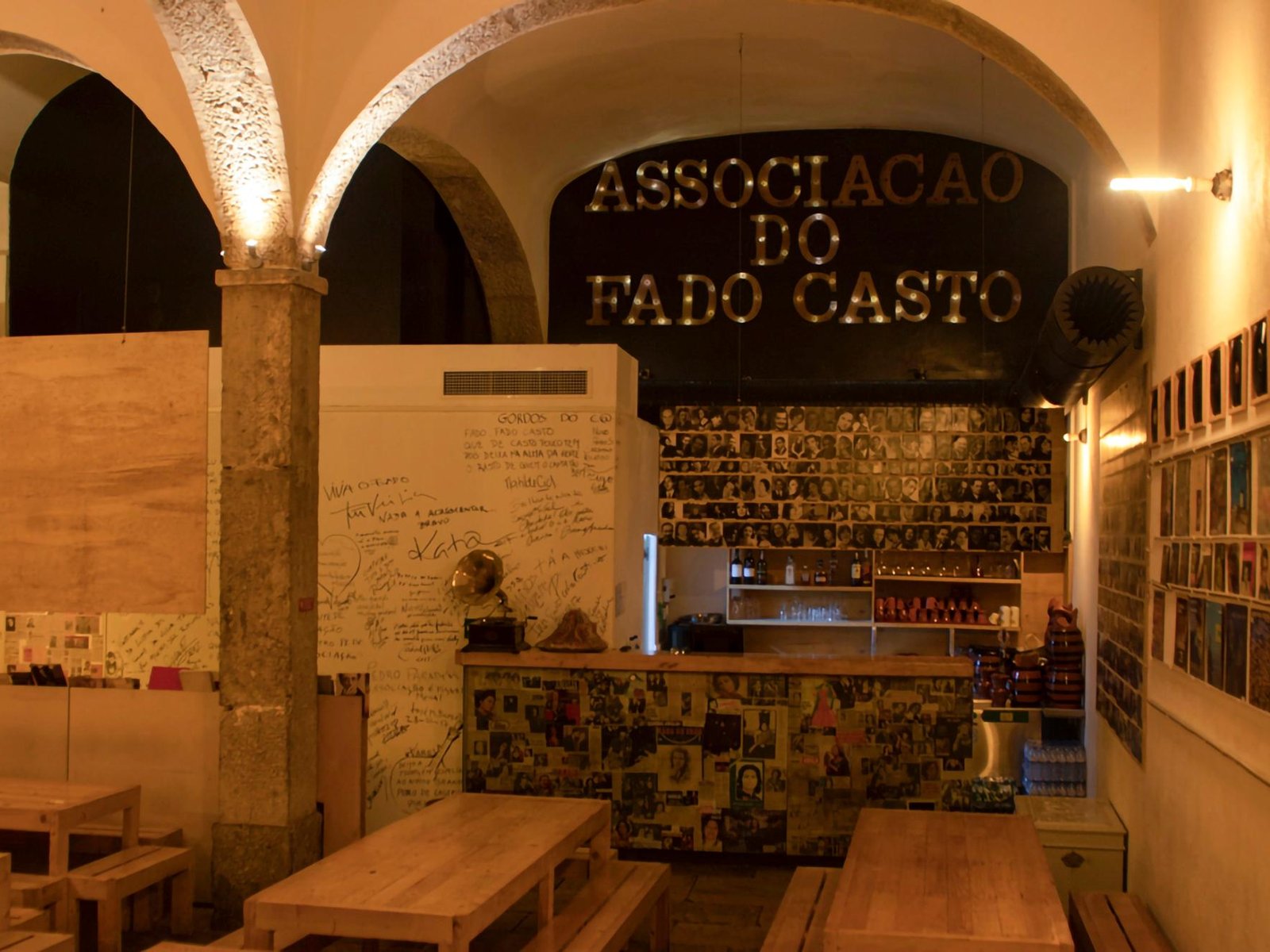 Tapas & Drinks with Fado Live Performance