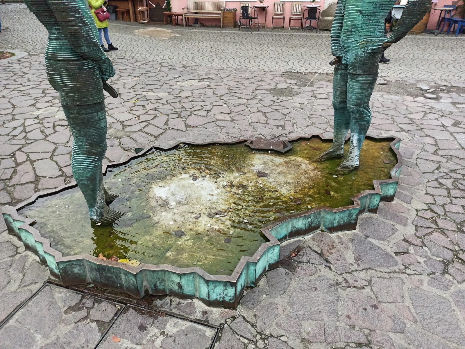 Peeing Characters Sculpture