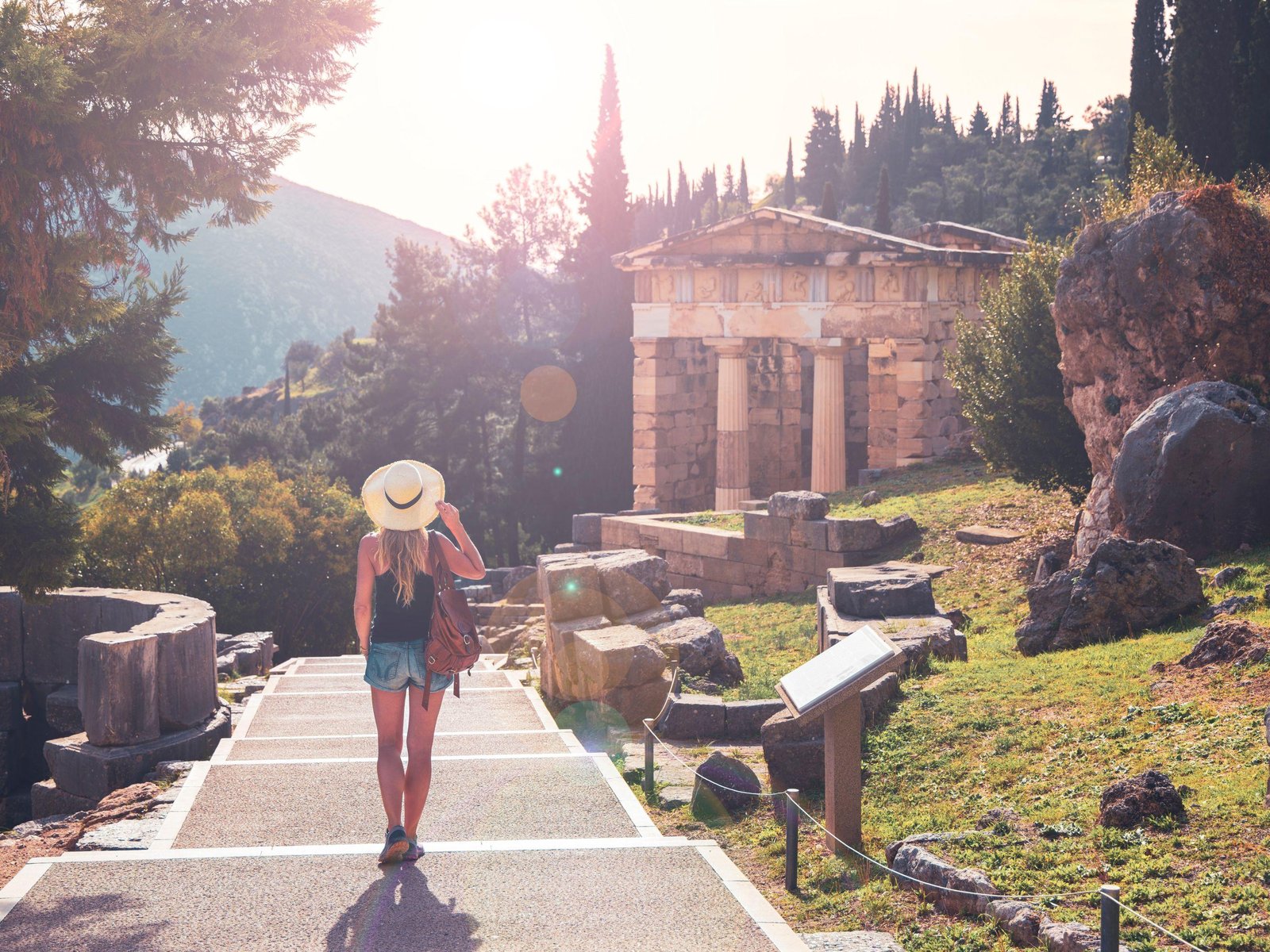 Small-Group Day Trip Tour to Delphi